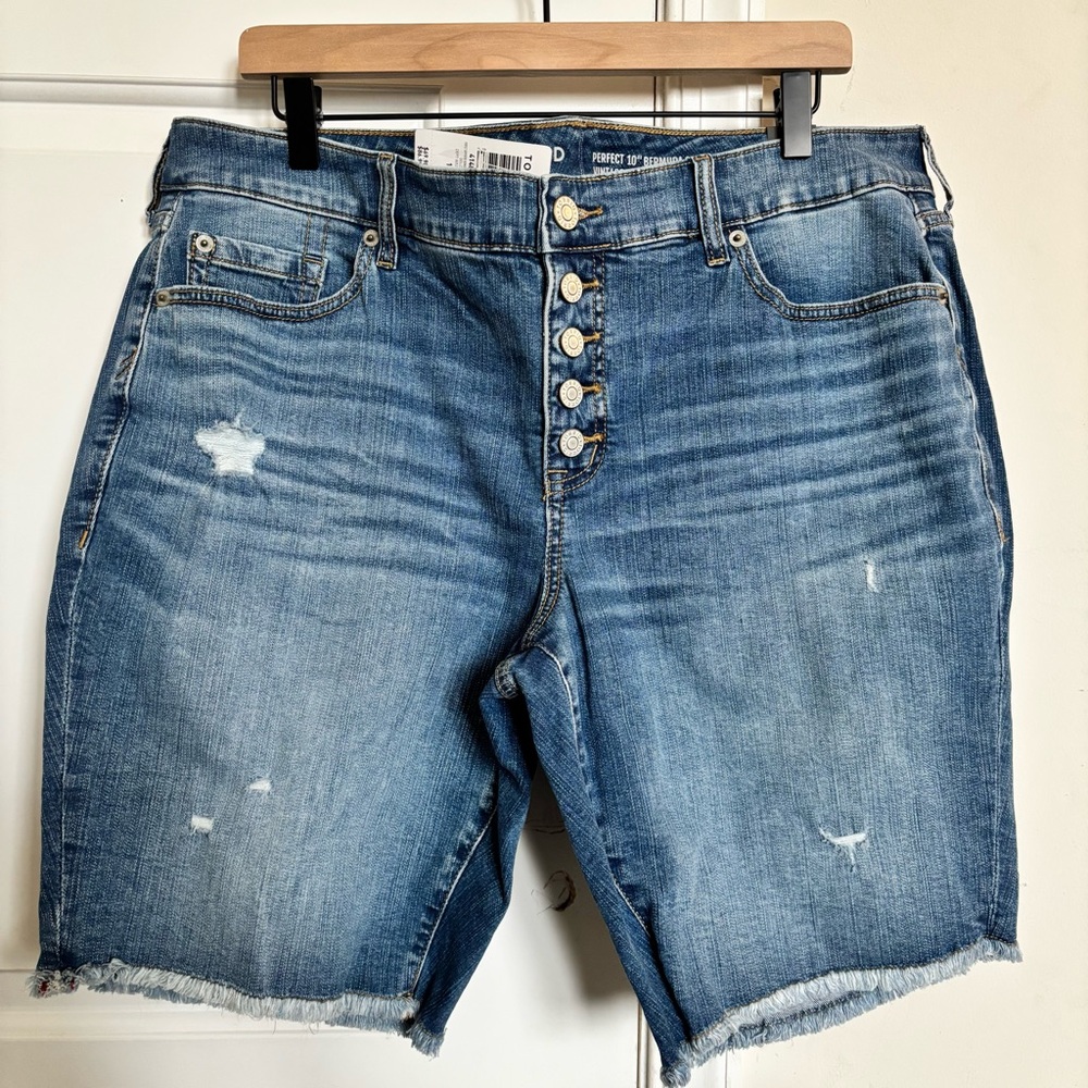 Torrid Perfect Boyfriend Bermuda Shorts NWT